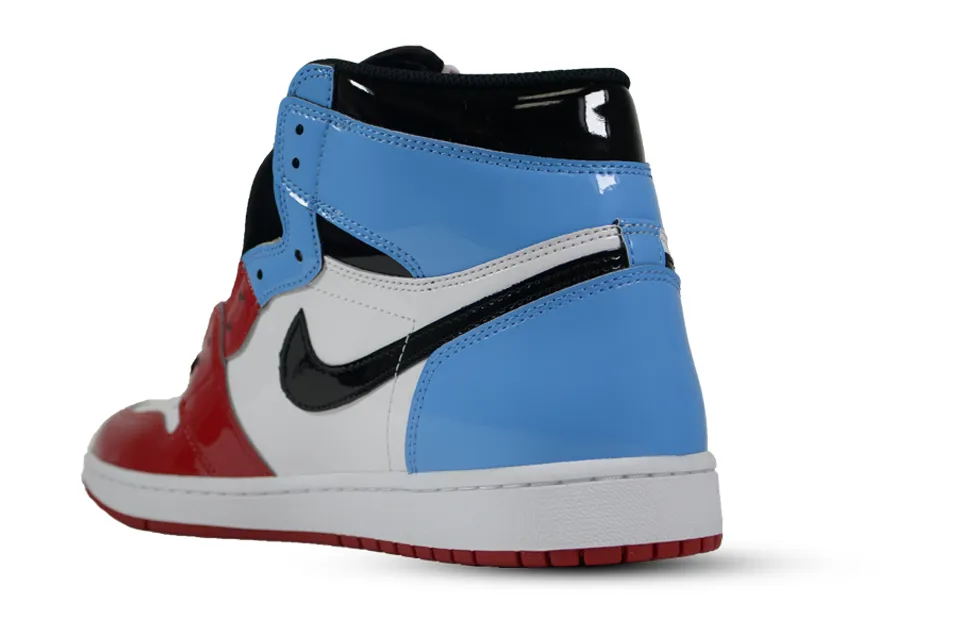 AIR JORDAN 1 RETRO HIGH OG FEARLESS "University Blue"