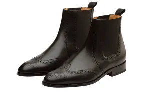 WINGCAP BROGUE BOOT WITH MEDALLION – Black